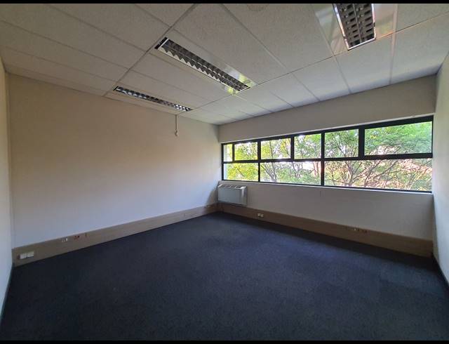 1,230.10M² OFFICE TO LET IN HALFWAY HOUSE
